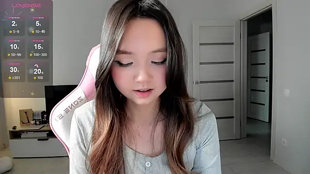 Fluffy Rose online show from March 3, 7:25 am