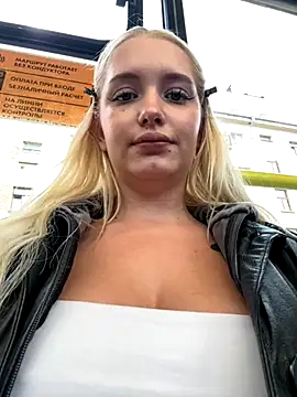 Snapshot of Milkyy_wway chatting on October 10, 12:10 pm Milkyy wway online show from October 10, 12:10 pm