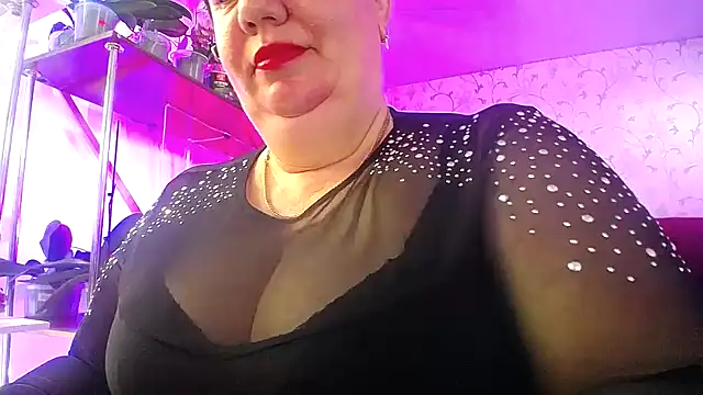  Sweet Woman online show from April 9, 6:19 am