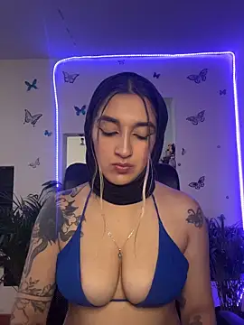 Lia-mitch online show from July 1, 7:24 pm
