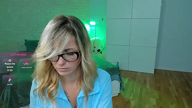 LadyIzabel online show from June 26, 11:44 am