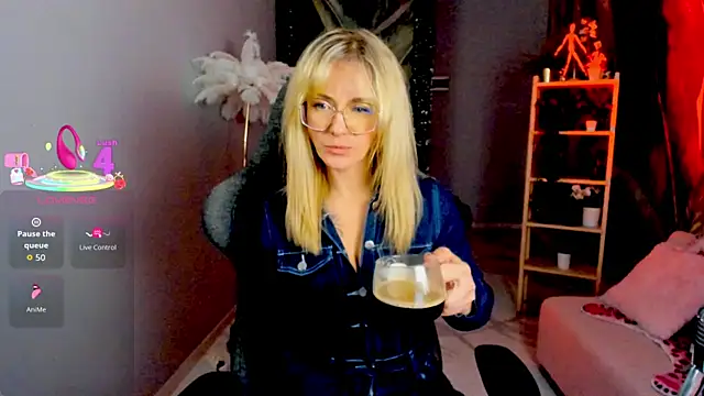 LadyIzabel online show from April 7, 2:41 pm