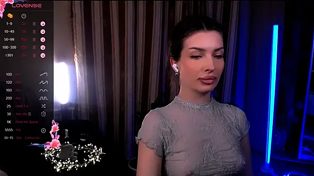 Laura Bess online show from May 4, 9:18 pm