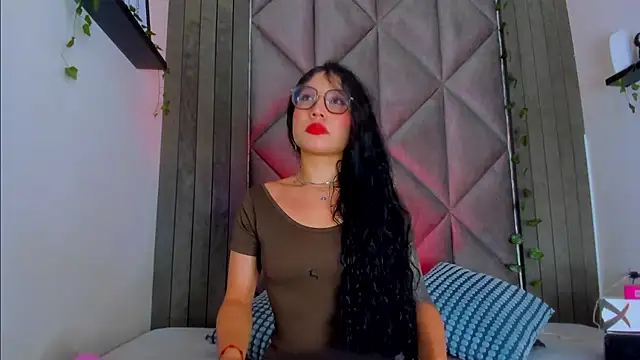 BriaConner  online show from August 3, 1:31 am