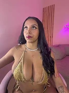 MadeleineSanez online show from June 9, 9:25 pm