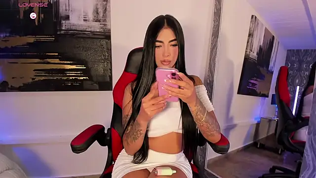 AriRobert  online show from October 29, 4:28 am