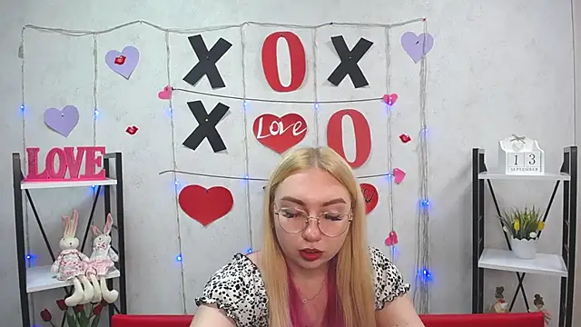 Snapshot of BeatriceFly chatting on September 13, 2:58 pm BeatriceFly online show from September 13, 2:58 pm