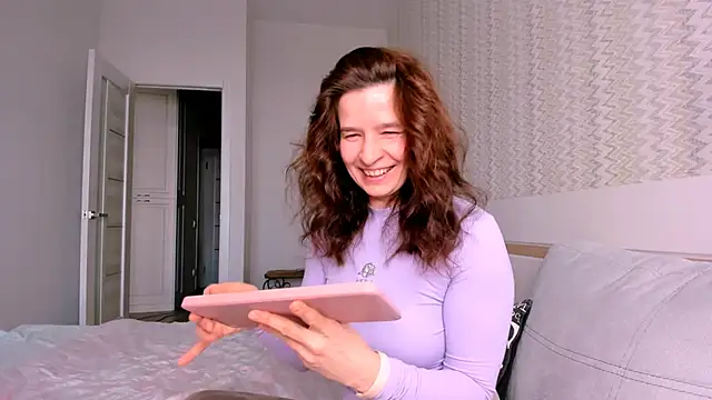   MaryLee   online show from February 9, 2:08 pm