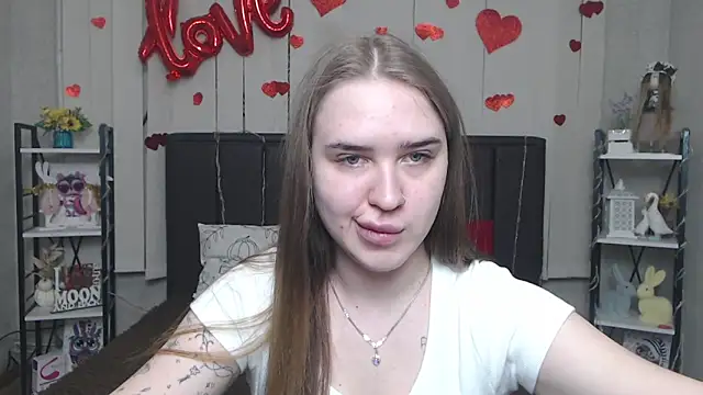 LauraHlot online show from May 1, 5:38 pm