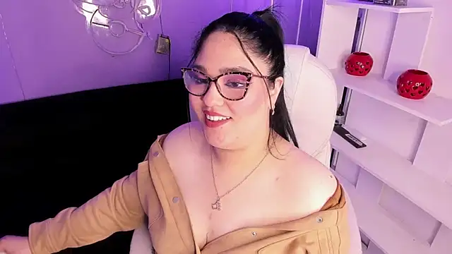 Camiila Osorio online show from March 7, 8:27 pm