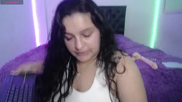 Laurenkenner  online show from April 30, 8:57 pm