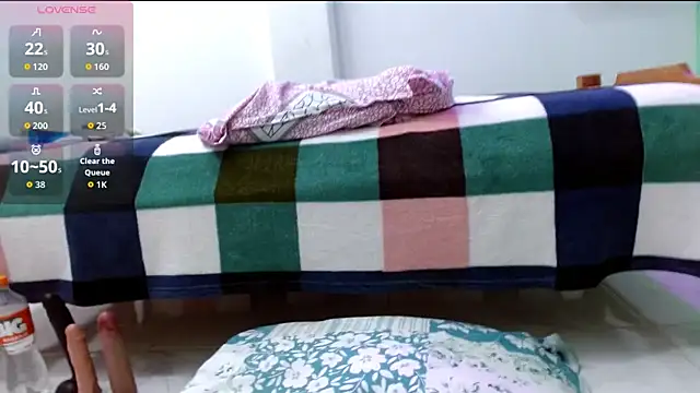 evaleribigtits18 online show from June 27, 1:17 pm