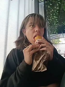 ivannabellini online show from June 23, 1:42 pm