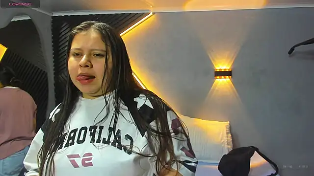 Laia and Aloby online show from July 14, 1:28 am