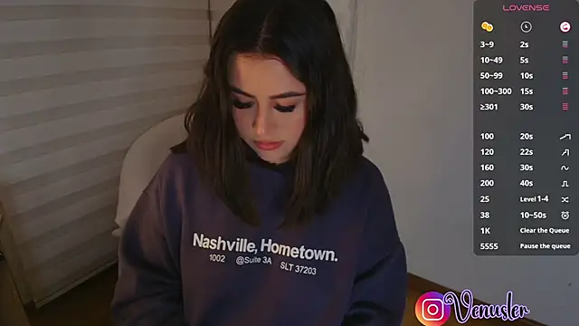 venusleroy  online show from November 5, 11:10 pm