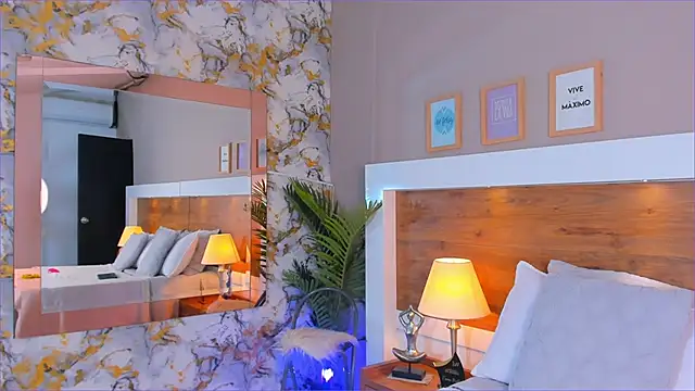 EmaBakker online show from January 19, 11:50 am