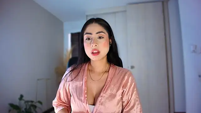 auroracaruso11 online show from May 23, 9:46 pm