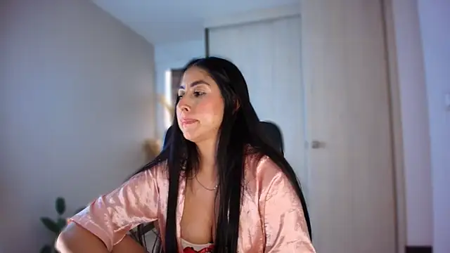 auroracaruso11 online show from April 30, 9:08 pm