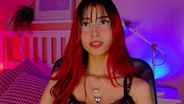 ParisFox  online show from March 6, 9:43 pm