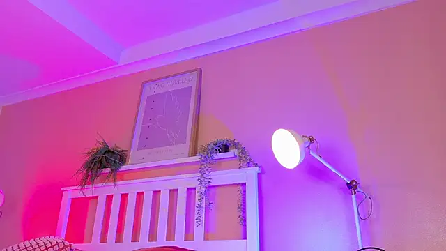 ParisFox  online show from February 16, 8:30 pm