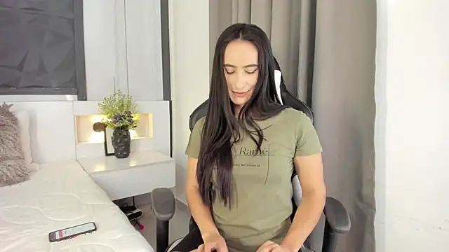 SaraGomez1 online show from October 3, 4:12 pm