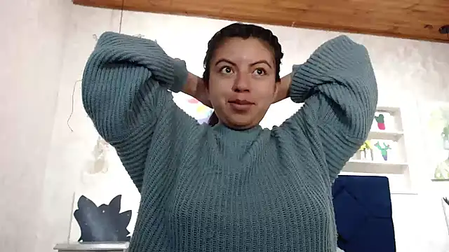 CarolineBrunx online show from November 18, 5:41 am