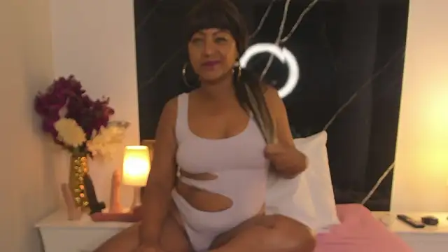 SaraaJhons online show from March 13, 1:23 pm