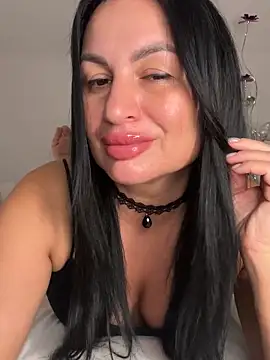 Snapshot of Helena7077 chatting on October 29, 10:12 pm Helena7077 online show from October 29, 10:12 pm