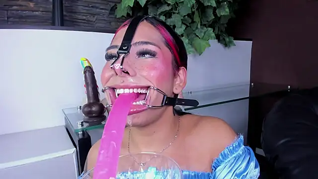 miss  allison online show from August 6, 11:17 am