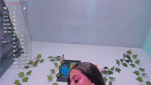 Snapshot of Mxss_Honey chatting on October 19, 9:33 am Mxss Honey online show from October 19, 9:33 am