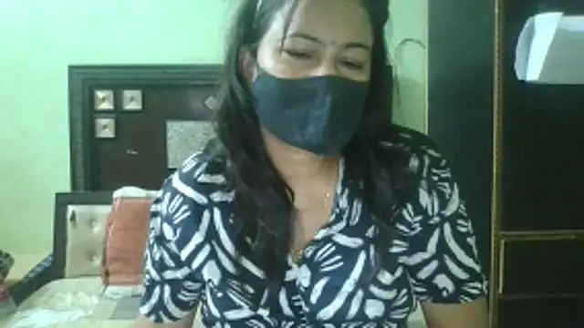 couplesuni online show from April 30, 4:07 am