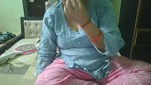 couplesuni online show from May 2, 4:16 am