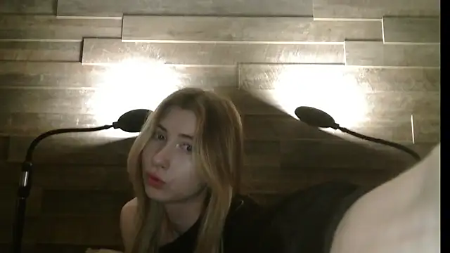 ErikaShyy online show from December 4, 12:51 pm