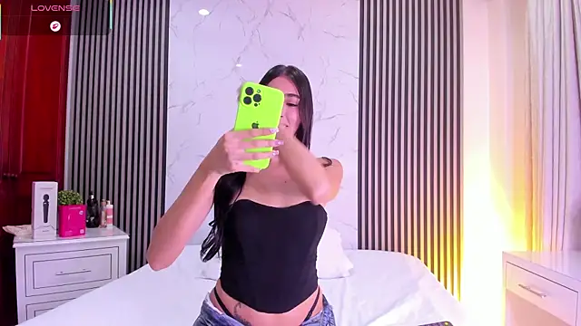 LiaFlowers online show from February 5, 11:46 am