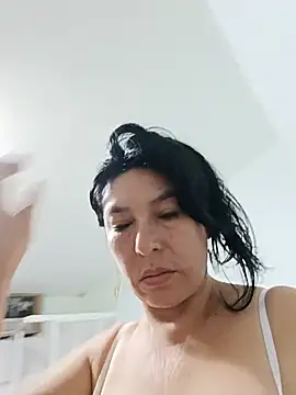 katysquirtdirty online show from August 6, 11:28 am