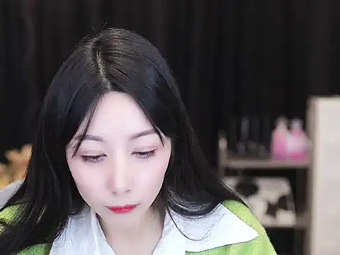 Nuyoah-77 online show from November 6, 4:35 pm