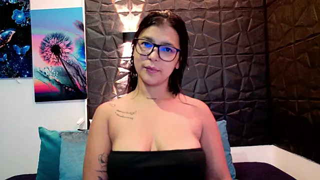 graceymilf666 online show from February 3, 12:10 pm