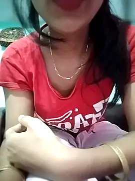 Snapshot of Hotty-Divya chatting on September 24, 9:19 am Hotty-Divya online show from September 24, 9:19 am