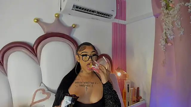 Mia Jansen online show from July 21, 2:18 pm