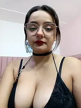 Snapshot of kae_styles chatting on October 10, 8:14 pm kae styles online show from October 10, 8:14 pm