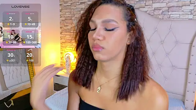 Sara-Smith- online show from April 28, 12:09 pm