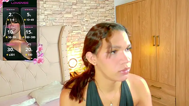 Sara-Smith- online show from July 11, 11:43 am