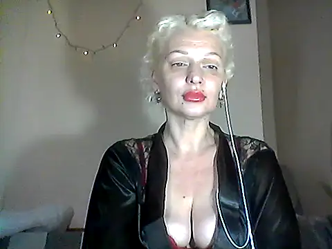 MaryJane441 online show from February 4, 9:40 pm