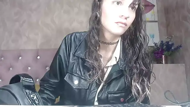 Snapshot of AnnieSoul chatting on October 6, 2:45 pm AnnieSoul online show from October 6, 2:45 pm