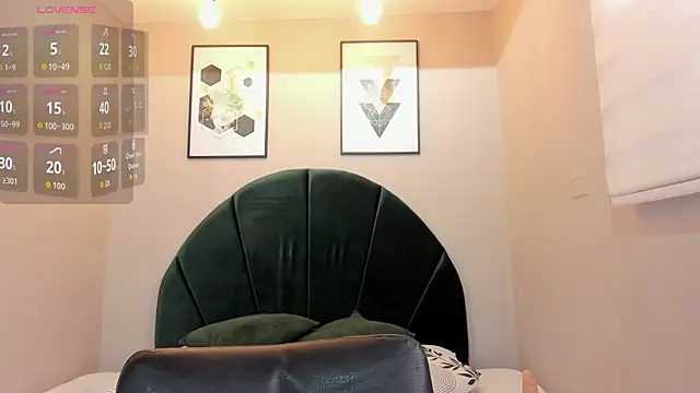  EmilyJireh  online show from August 1, 7:27 pm
