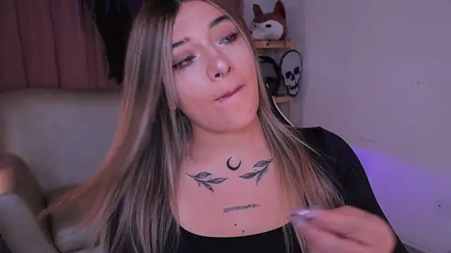 ashleyvalirya online show from October 22, 3:55 am