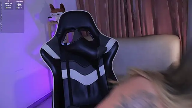 ashleyvalirya online show from September 10, 4:01 am