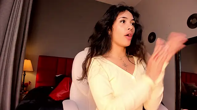 Giovanna oliveira online show from June 10, 4:55 am