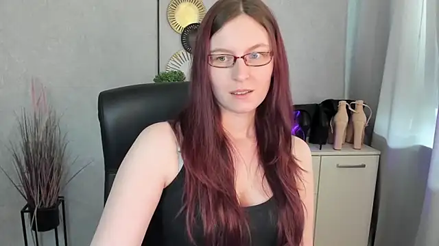 emmaxDelight online show from June 19, 9:24 am