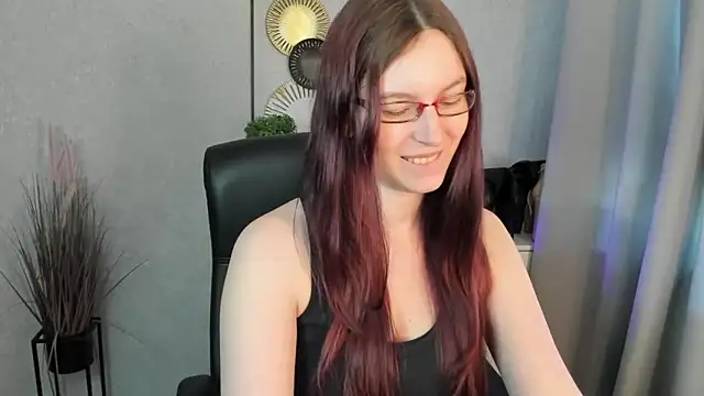 emmaxDelight online show from June 17, 5:20 am